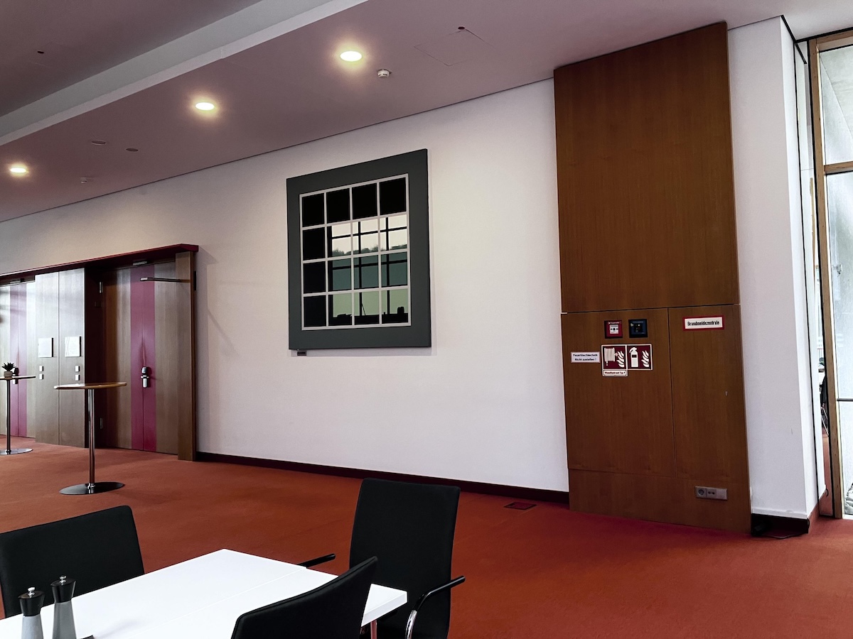Foyer mit Brandmeldezentrale im Collegium Glashütten